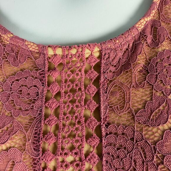 Twink Lady Dress Womens XL Mauve Pink Lace with Nude Underlay Bell Half Sleeves - Picture 3 of 12